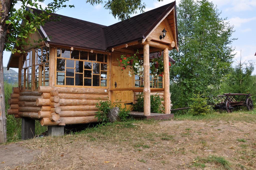 Bozhena Hotel Mykulychyn Eksteriør billede