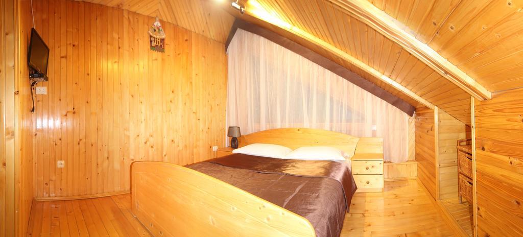 Bozhena Hotel Mykulychyn Eksteriør billede