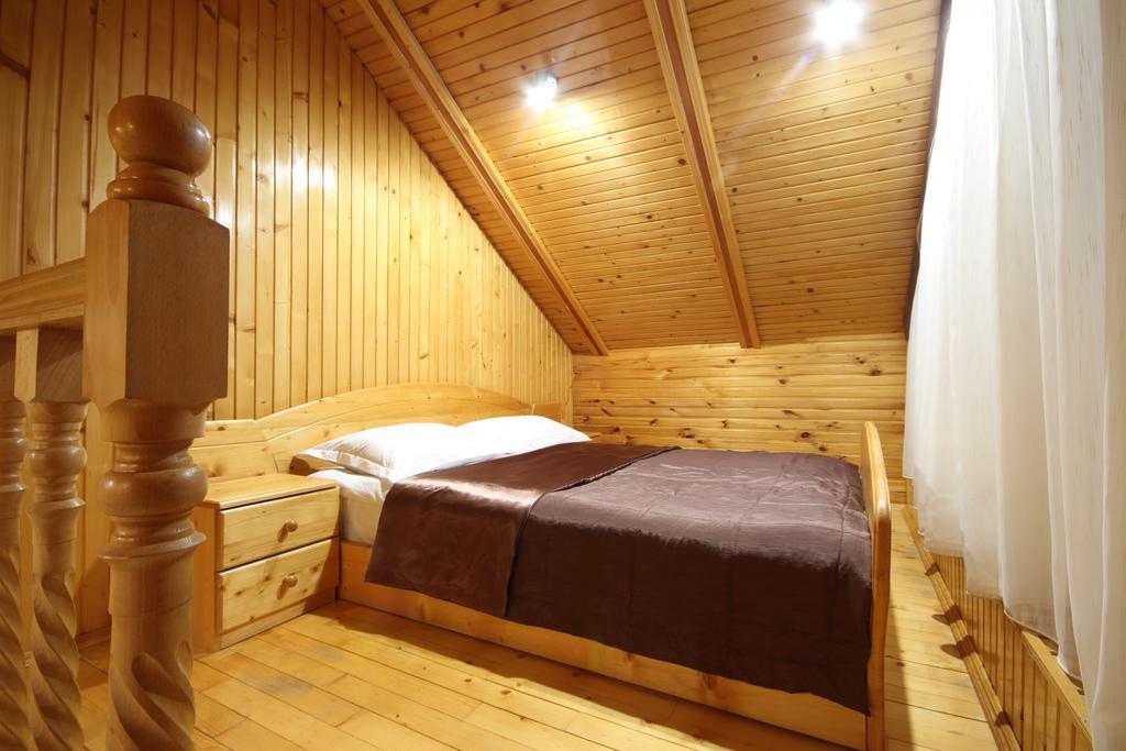 Bozhena Hotel Mykulychyn Eksteriør billede